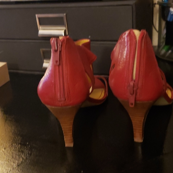 Heels - Picture 2 of 2